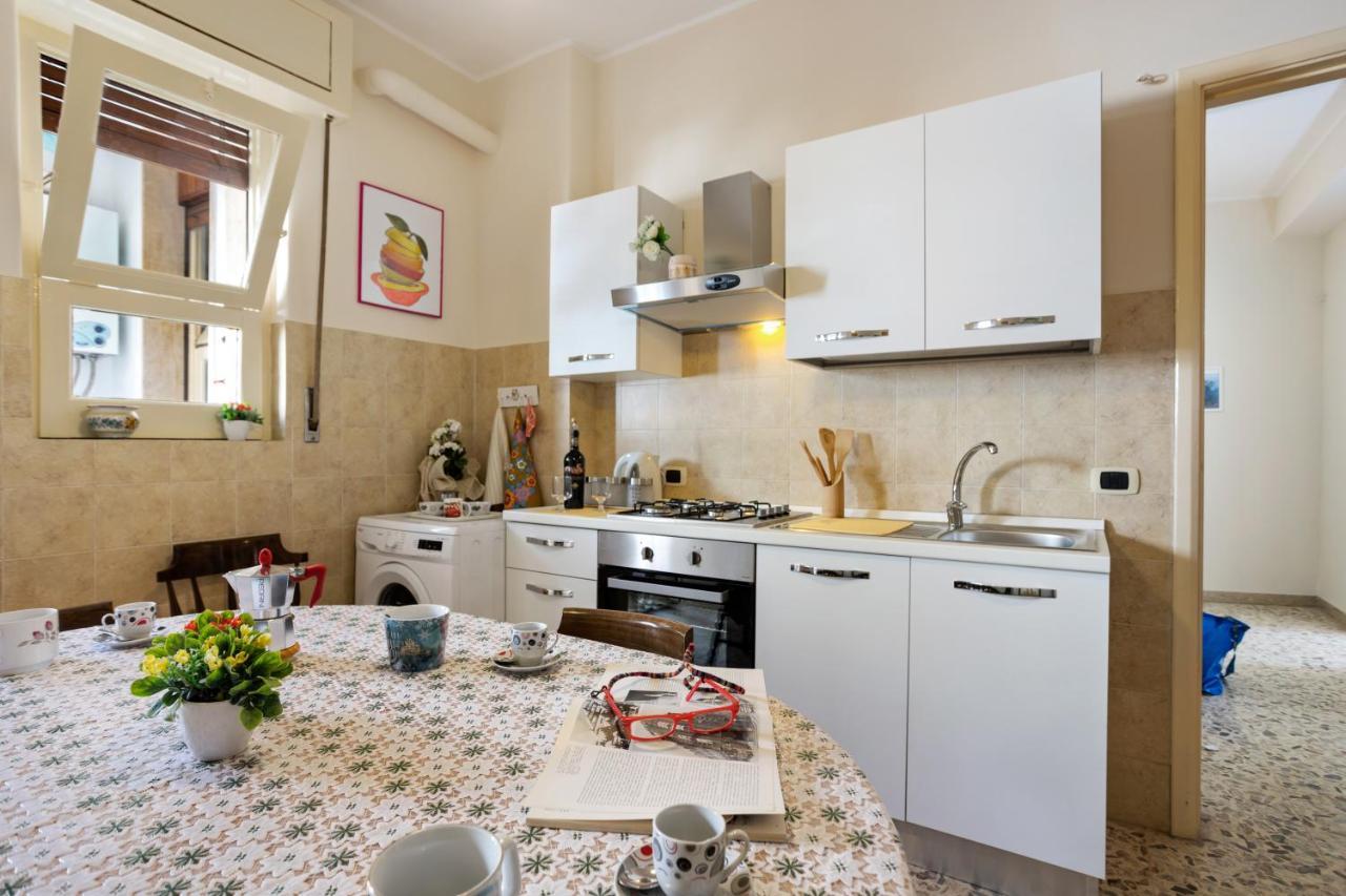 Tra Il Centro E Il Mare Apartment Con Terrazzo Aci Castello Zewnętrze zdjęcie