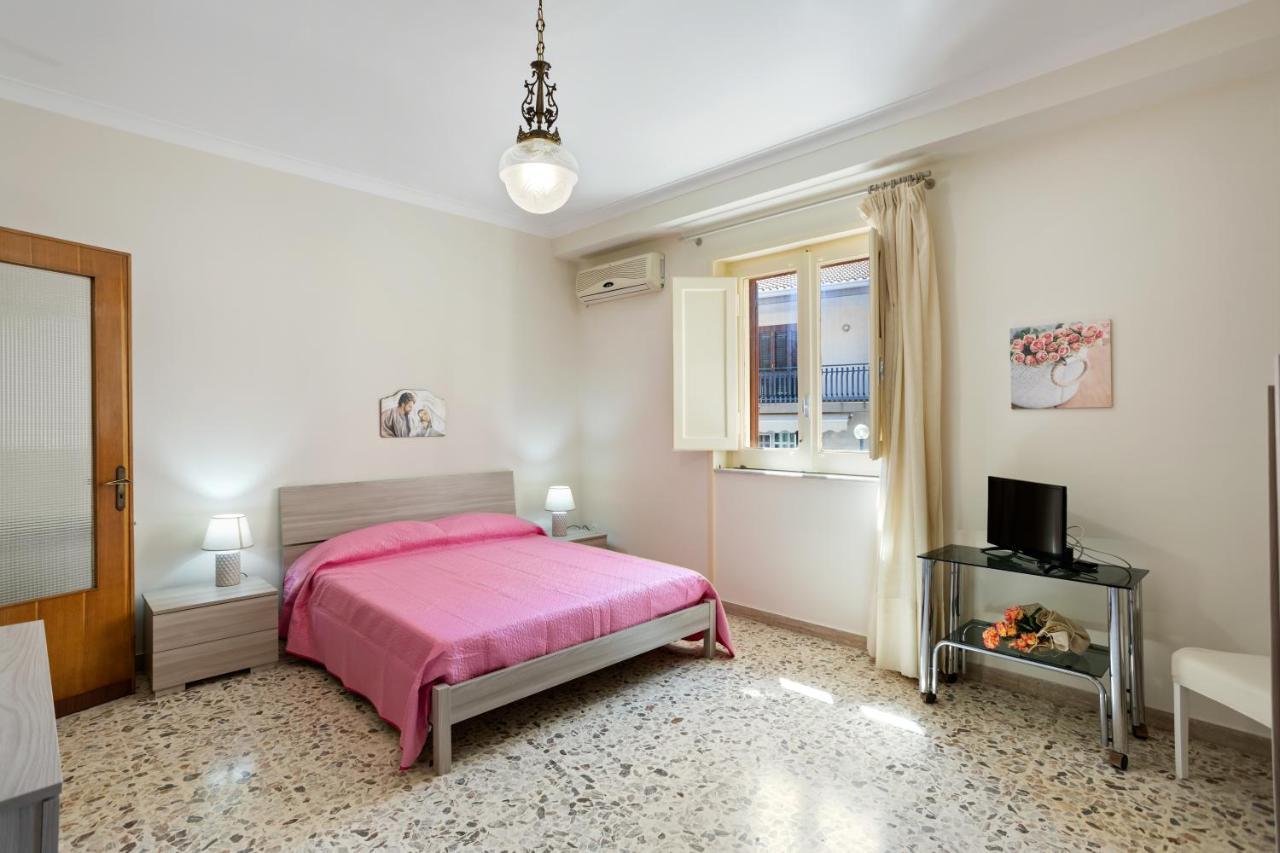 Tra Il Centro E Il Mare Apartment Con Terrazzo Aci Castello Zewnętrze zdjęcie